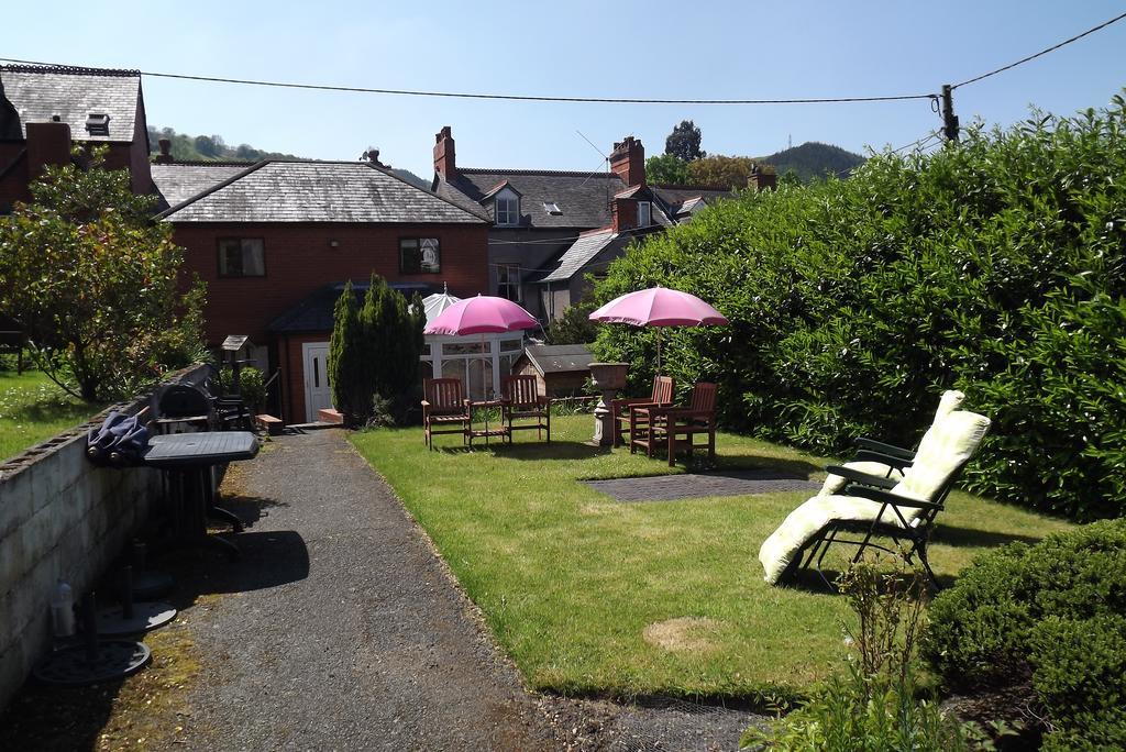 Hillcrest Guest House Llangollen Exterior photo